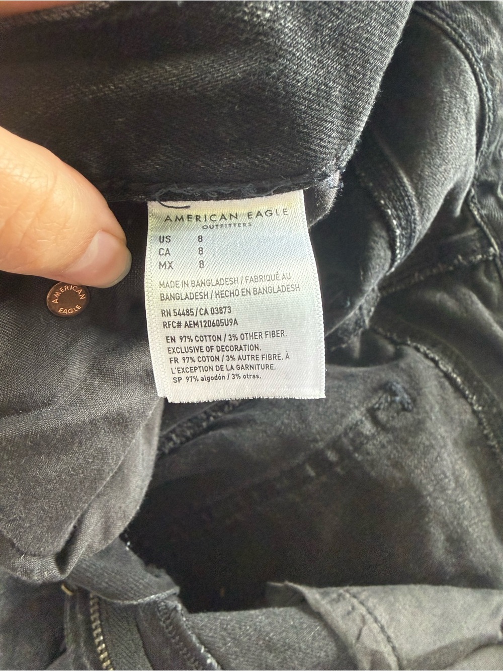 American Eagle Outfitters 90’s Boyfriend Black Distressed Denim Jean Shorts Sz 8 - Picture 4 of 15
